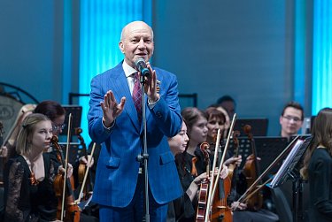 «Поклонимся Великим тем годам»